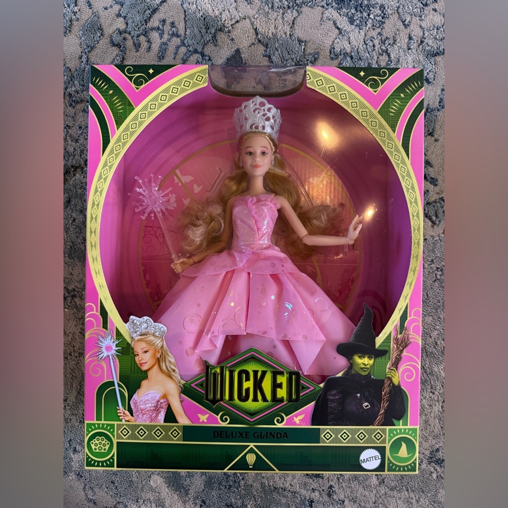 Deluxe Glinda Barbie